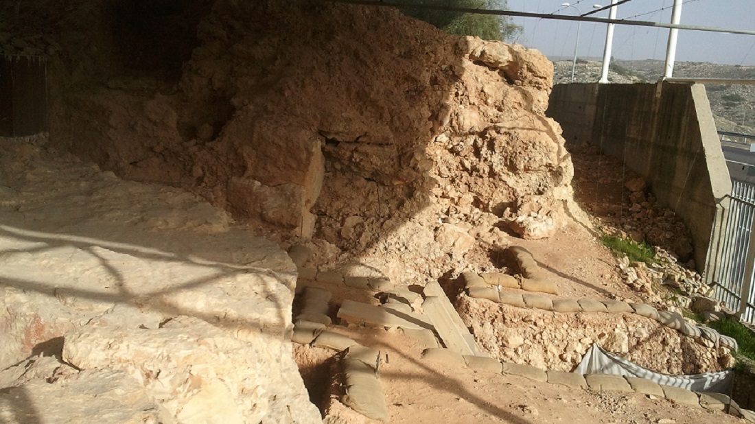 חפירות באתר קסם, מקור: ויקיפדיה